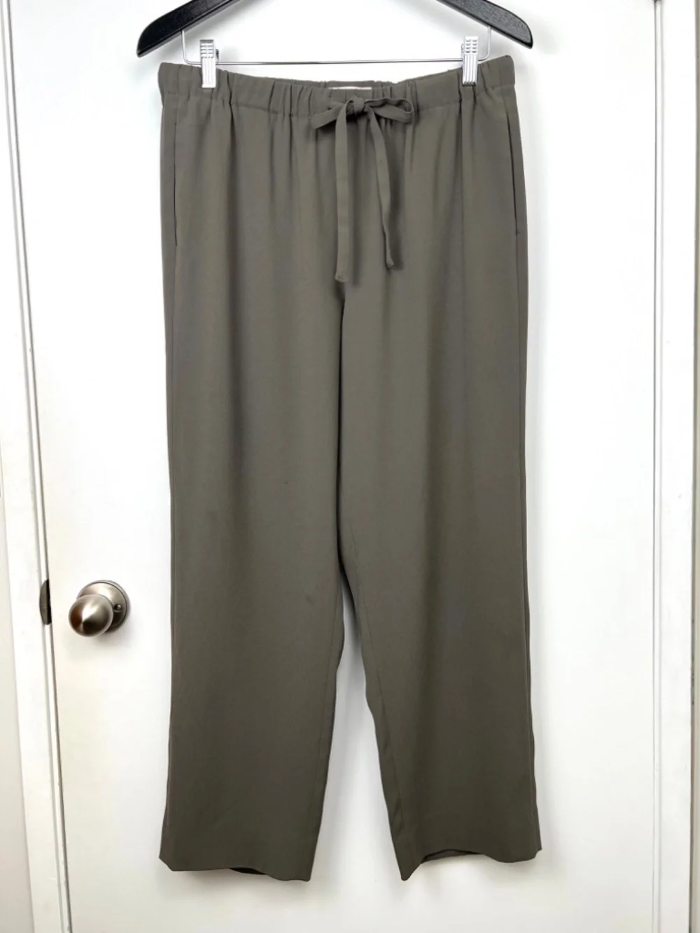 Aritzia Babaton Conan Crepe Dress/Casual Pants size L Taupe Athleisure Weekend